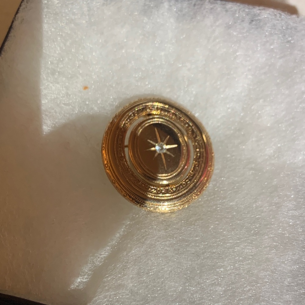 Gold Brooch with Star Design